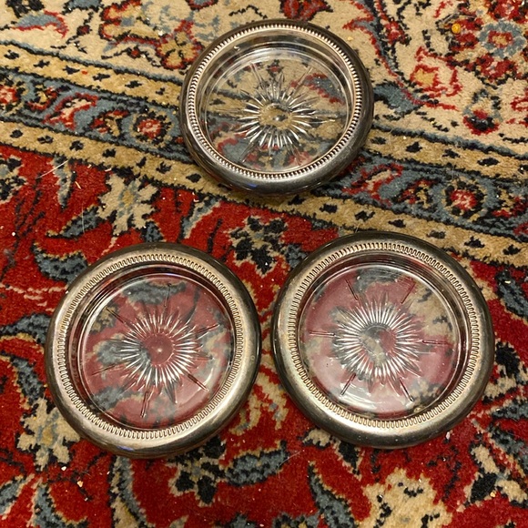 Frank M Whiting silver plate and glass coasters. - Picture 1 of 2